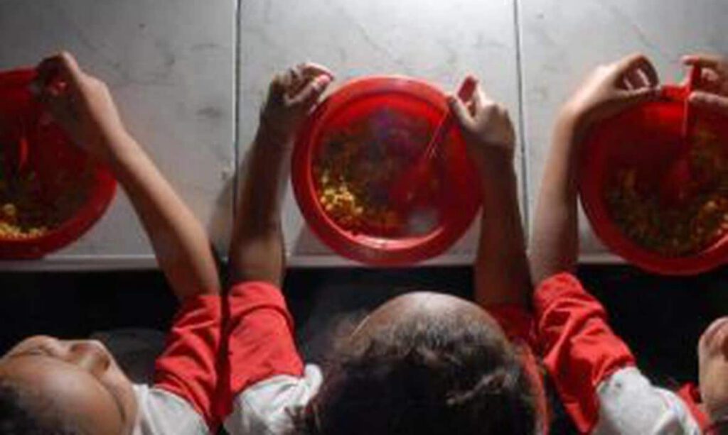 Epicentro da fome: crianças em alimentação escolar